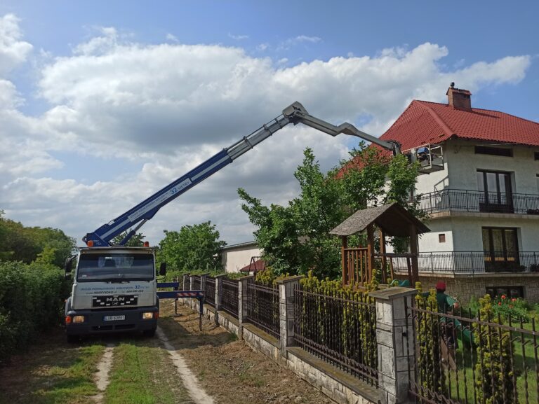Wynajem zwyzek do naprawy dachu w Przeworsku - Nowoczesne rozwiązania dla prac na wysokości