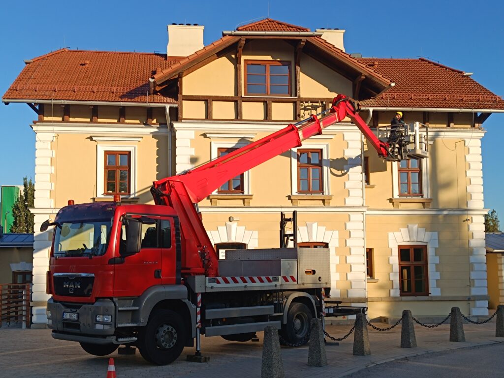 zwyżka Rzeszów, podnośnik koszowy na wynajem na terenie podkarpacia